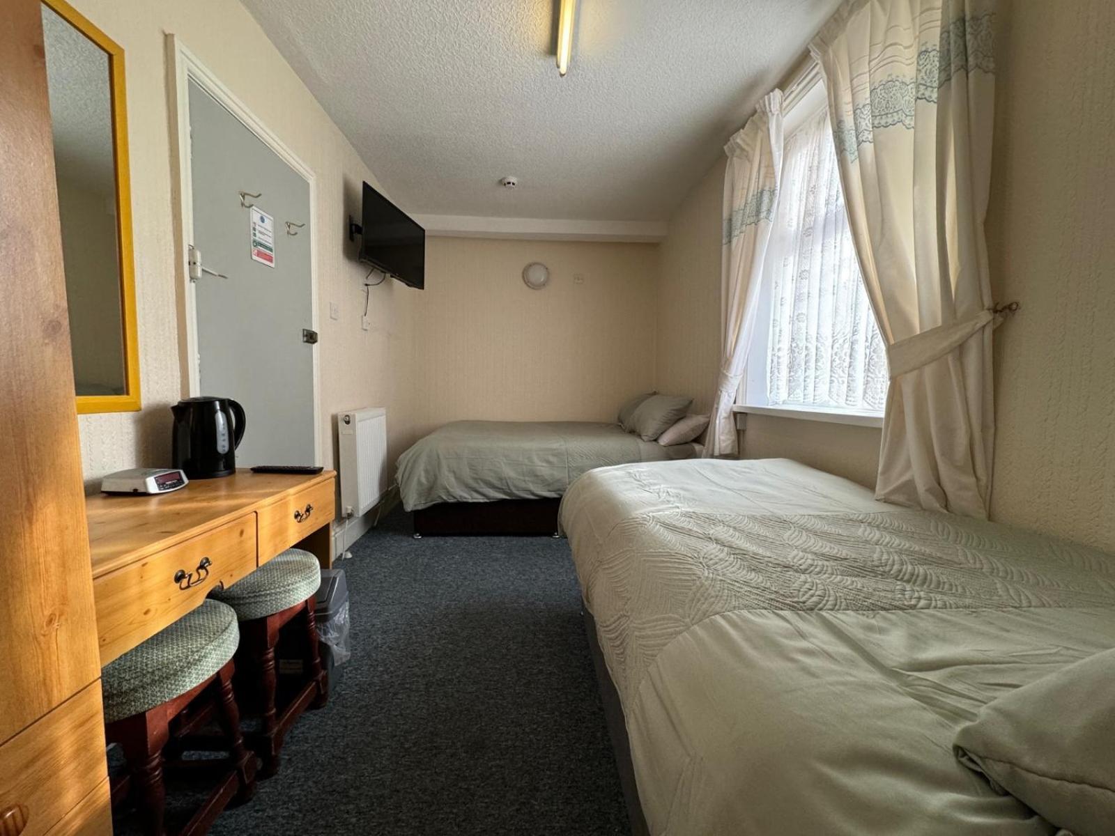 Delamere Hotel Blackpool Esterno foto